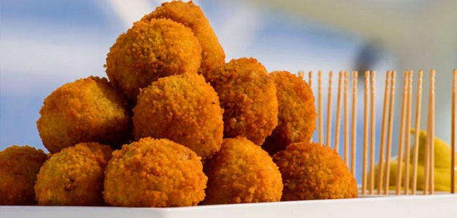 Bitterballen-ledenvergadering-2014 Algemene ledervergadering Habo95 Boekel